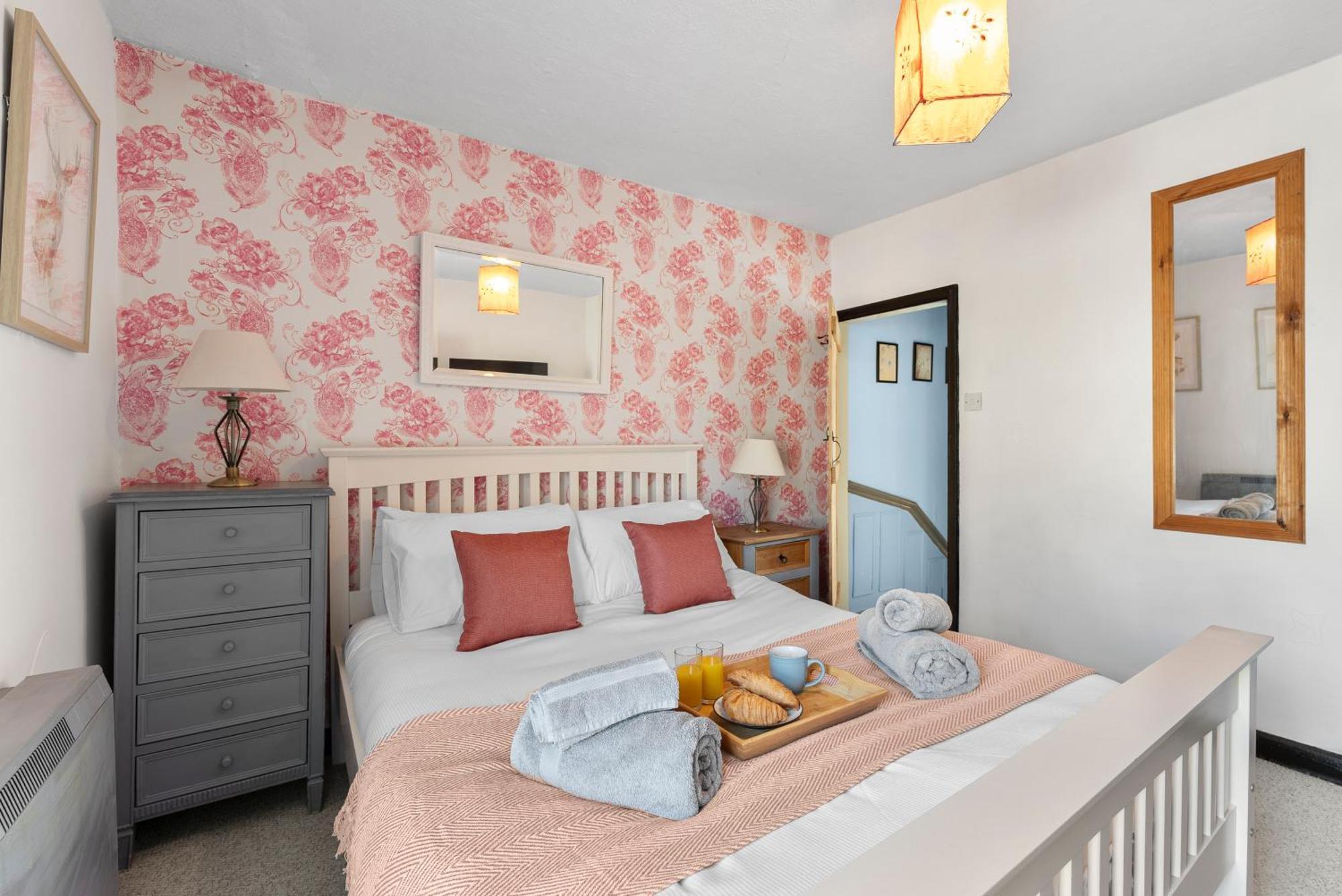 139 I Abbey House I Characterful & Peaceful 1Br House W Garden, Rooftop Balcony, Fully Equipped Kitchen And Dedicated Workspace Bury St. Edmunds Exterior photo