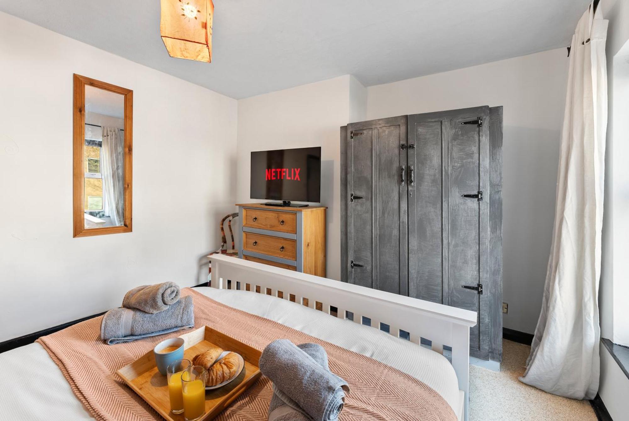 139 I Abbey House I Characterful & Peaceful 1Br House W Garden, Rooftop Balcony, Fully Equipped Kitchen And Dedicated Workspace Bury St. Edmunds Exterior photo
