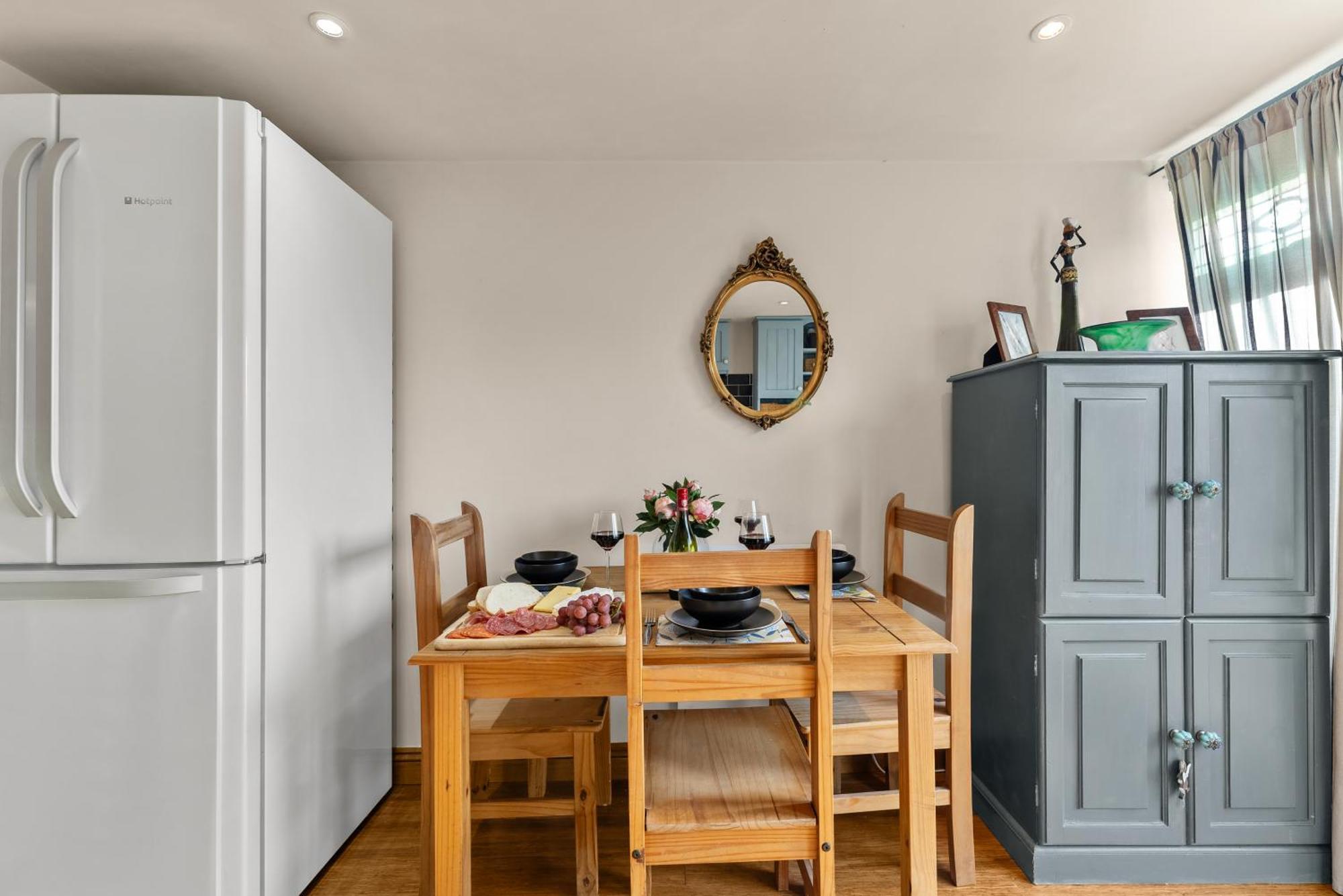 139 I Abbey House I Characterful & Peaceful 1Br House W Garden, Rooftop Balcony, Fully Equipped Kitchen And Dedicated Workspace Bury St. Edmunds Exterior photo